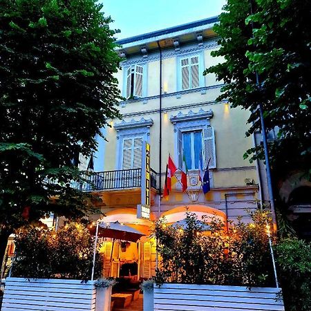 Hotel Tahiti Viareggio Exterior photo
