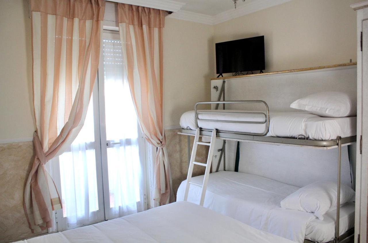 Hotel Tahiti Viareggio Exterior photo