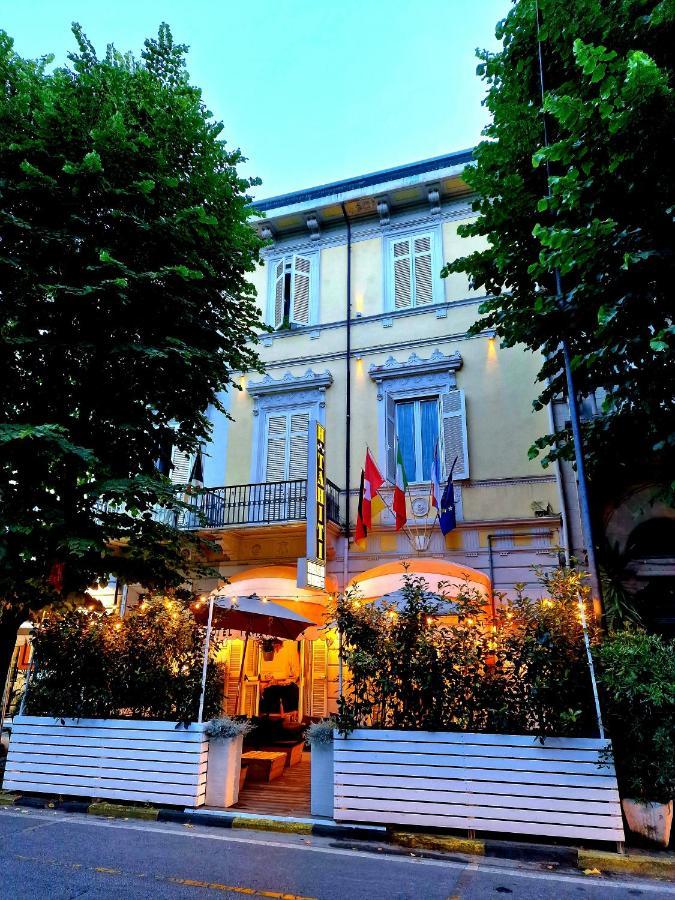 Hotel Tahiti Viareggio Exterior photo